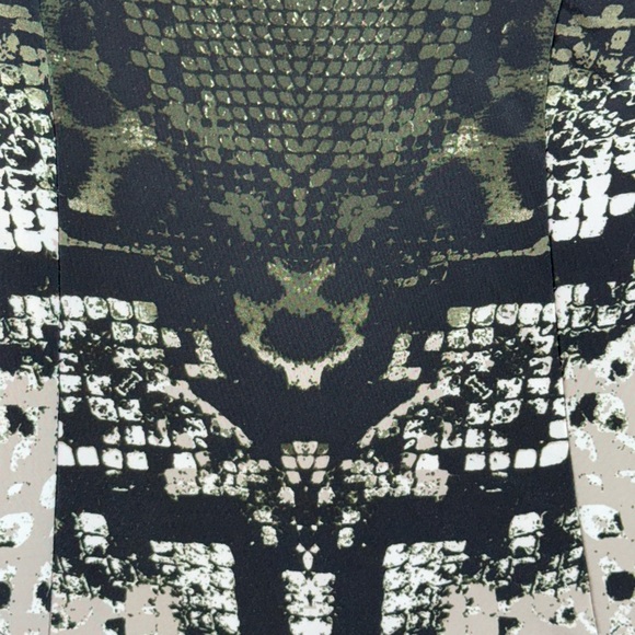 Elegant “Camo” Print Ruched Jewel Button Down Blouse Adjustable Sleeves 6-8 - Picture 5 of 6